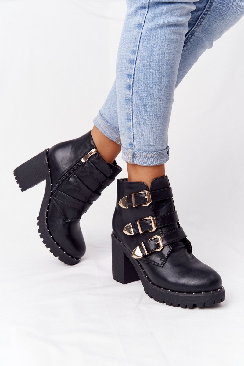 Boots On A Block Heel Lu Boo Black
